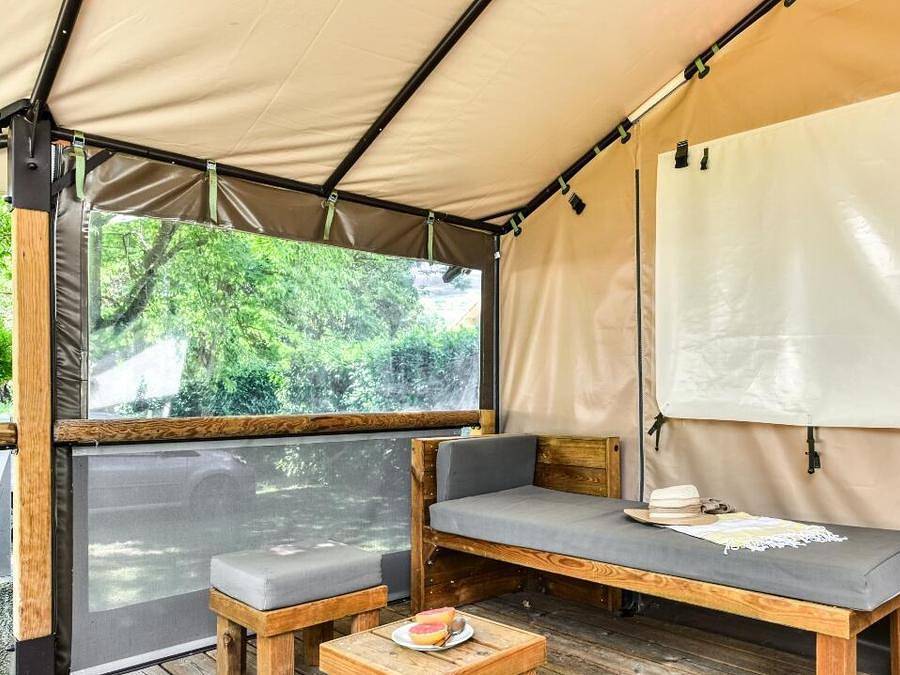 Camping Millau Plage - Lodge 5 personnes - Lodge 3 Pièces 5 Personnes Sans Sanitaires in Millau, Parc naturel régional des Grands Causses