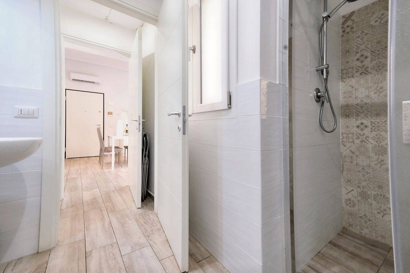 Entire apartment, Wine Apartments Florence Bardolino in Florence, Florence Province