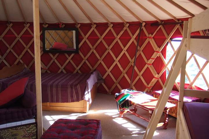 Yourtes tout confort (1 à 6 pers) avec piscine - Vue exceptionnelle in Vif (Isère), Vercors