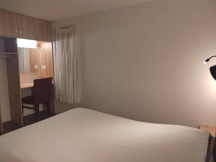 Hôtel pour 2 personnes, avec terrasse, animaux acceptés à Bouafle - 2