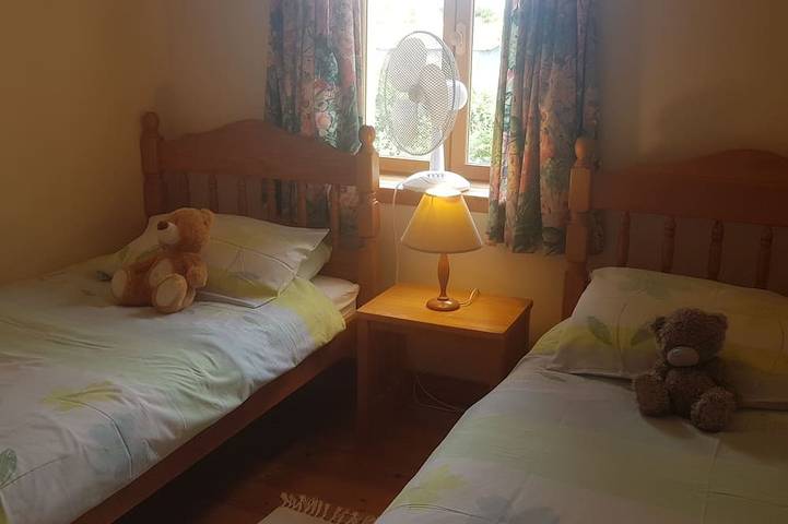 Gîte pour 6 personnes, avec jardin et piscine à Saint-Pierre-de-Juillers - 4