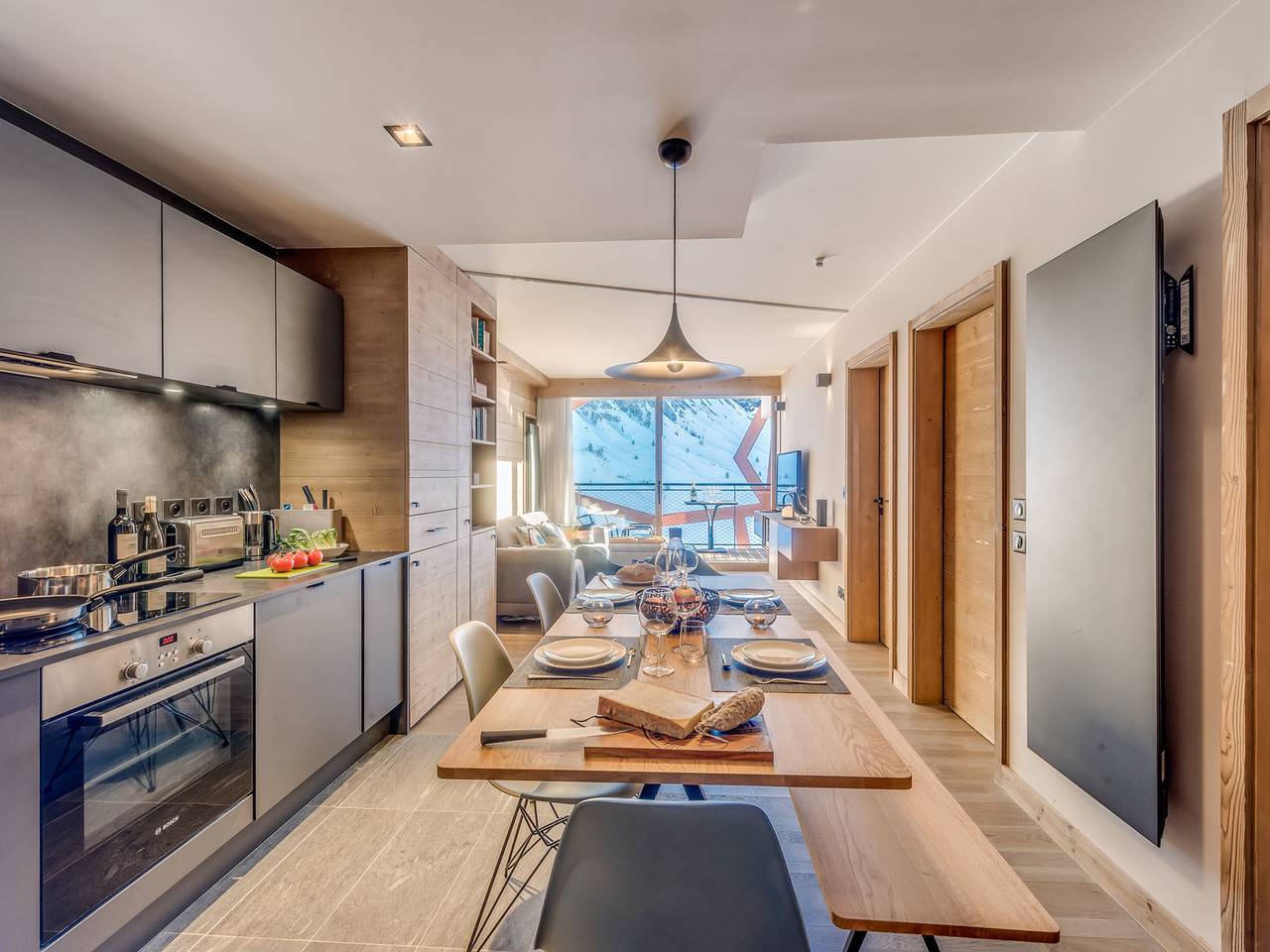 Entire apartment, Premium 4* Apartment in Tignes, 6 Pax, South Balcony, Free Wifi in Tignes, Vanoise National Park