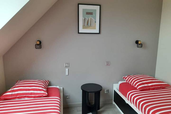 Villa 4*piscine intérieure privée 29°/Trampoline/Kayaks/Vélos/100m plage et in Plouescat, Côte des Légendes