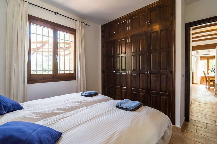 Location de vacances pour 6 personnes, avec jardin ainsi que terrasse et piscine à Murla - 3