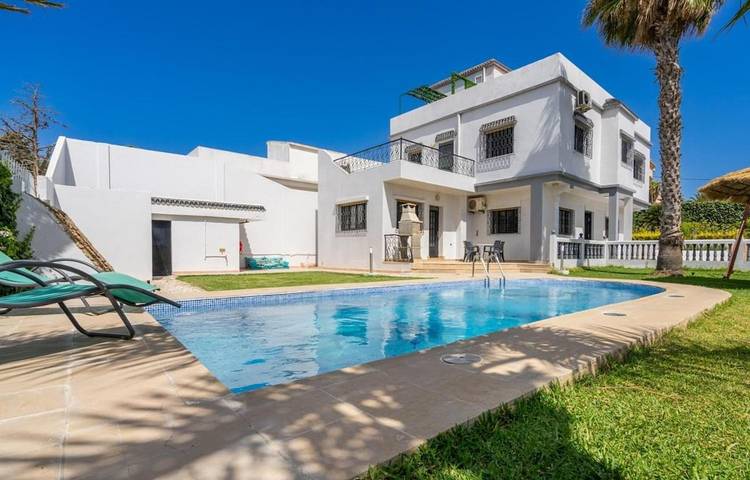 Villa voor 9 personen, with zwembad and tuin as well as uitzicht in Tanger