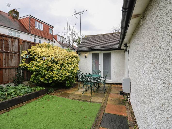 Holiday rental for 6 people in Watford