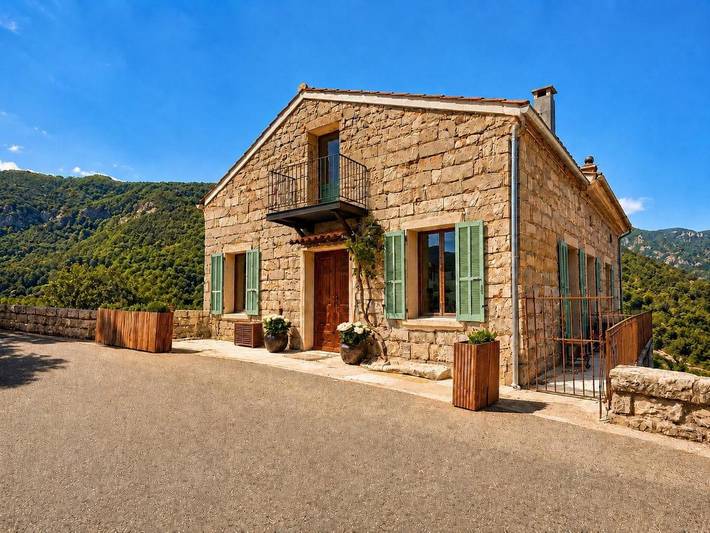 Location de vacances pour 6 personnes, avec vue et terrasse dans Zoza