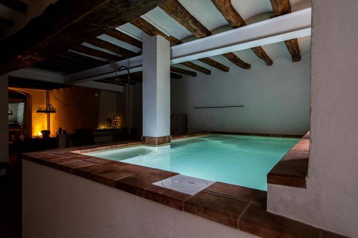 Gîte pour 4 personnes, avec jardin et piscine ainsi que vue et bassin pour enfant à Olot - 4