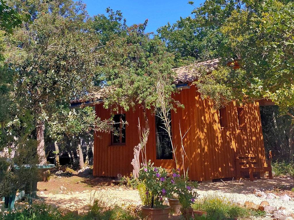 Cabane 1000 Pailles, gîtes écologiques en Ardèche in Labastide-de-Virac, Ardèche