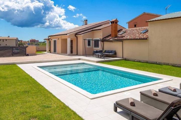 Ferienhaus für 8 Personen, mit Garten