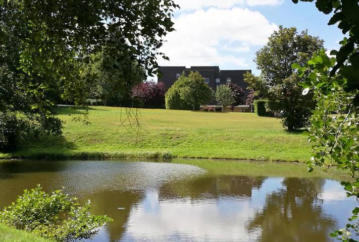 Club vacances pour 2 personnes, avec piscine ainsi que jardin et terrasse en Auvergne - 2