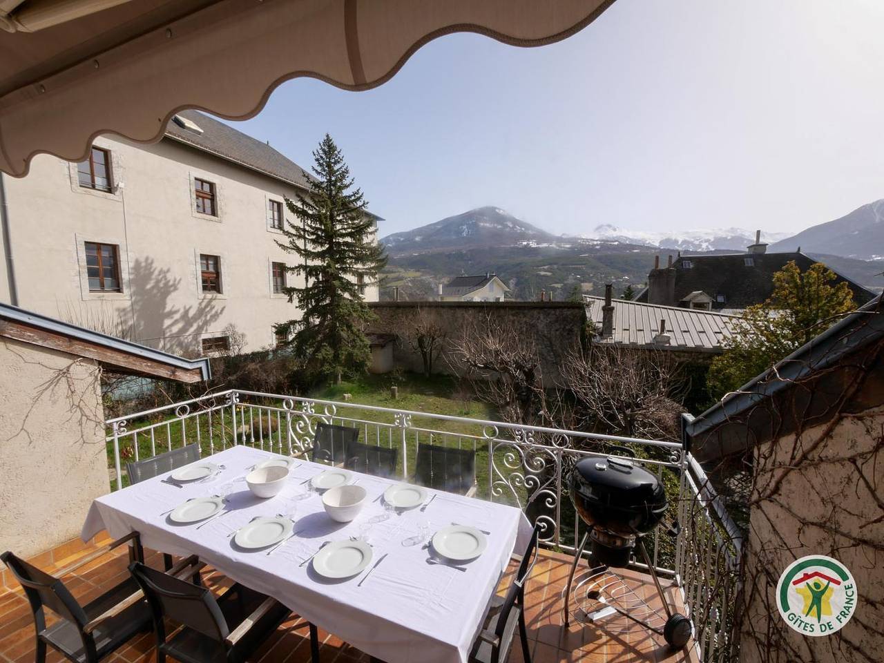 Acogedora casa rural con aparcamiento, TV y chimenea cerca del lago y el río in Embrun (Altos Alpes), Parque Nacional de los Ecrins