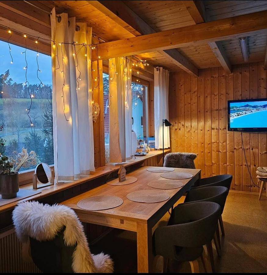 Romantisches Waldhaus mit Privatsauna, Grill und Feuerschtelle in Münchsteinach, Steigerwald