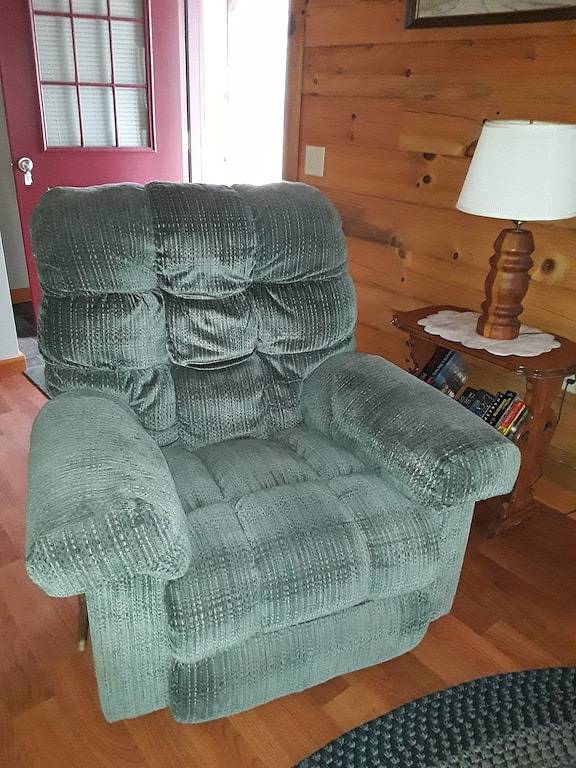 Ashmere See Log Cabin mit Privatsphäre / 2 Schlafzimmer in Hinsdale, Berkshire County