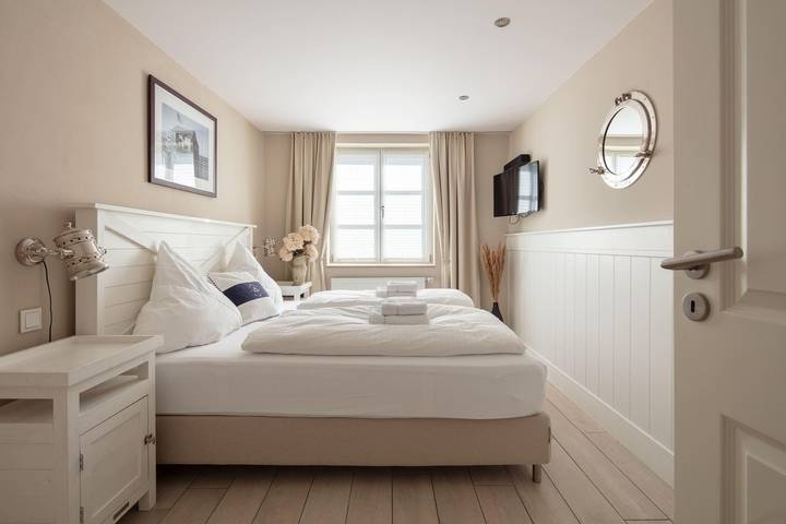 Ganze Ferienwohnung, Seehaus Allensbach - "Ocean Suite" in Allensbach, Untersee