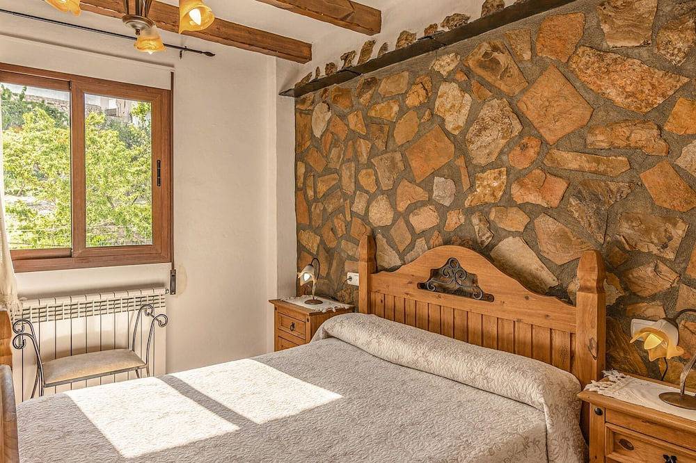 Cozy home in Mecina Bombarón in Mecina Bombarón, Alpujarra de la Sierra