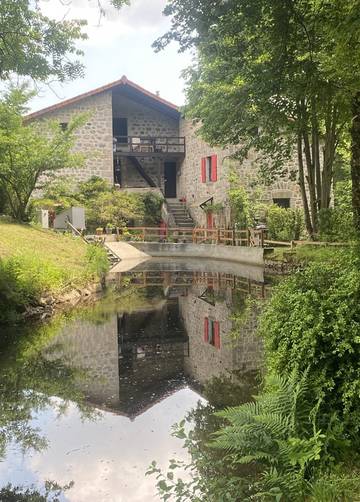 Gîte pour 15 personnes, avec jardin à Marcols-les-Eaux