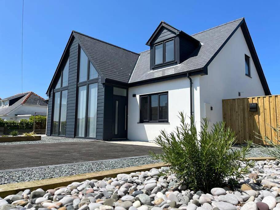 Four-Bedroom House in Broad Haven, Pembrokeshire