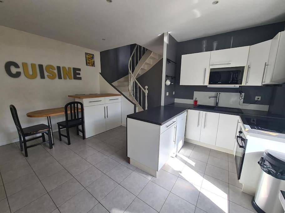 Grande maison champêtre à 2 min de la voie express in Landivisiau, Région de Morlaix
