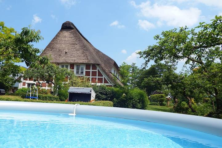 Ferienhaus für 10 Personen, mit Pool und Garten