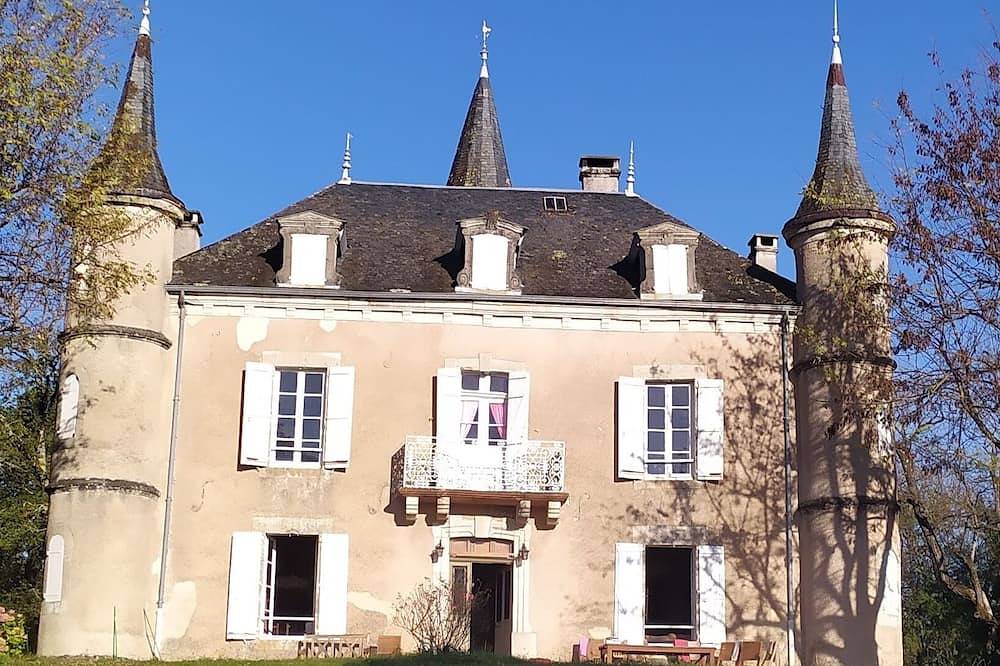 Château pour 15 Personnes dans Marcillac-la-Croze, Région de Brive-la-Gaillarde