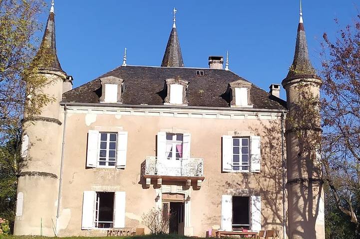 Château pour 15 personnes, avec Jardin en Corrèze