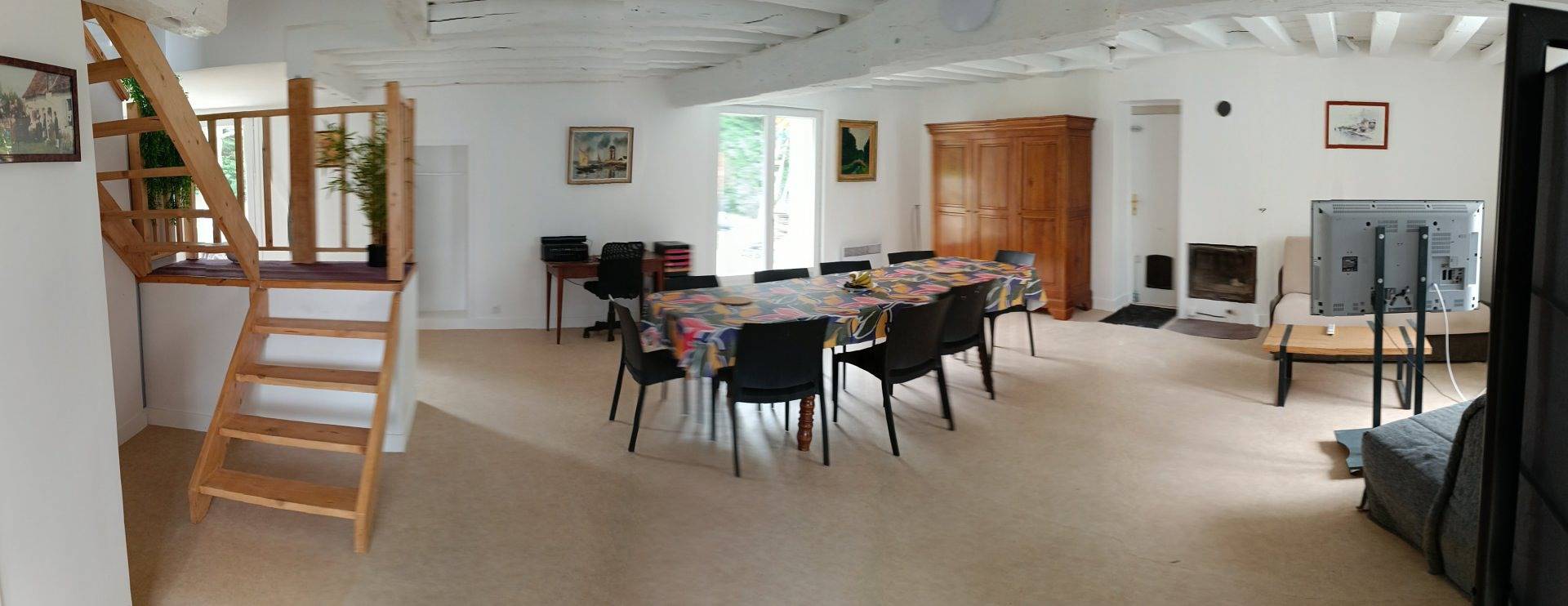 Gîte de l'Ange Blanc, 28 personnes in Lignières, Saint-Amand-Montrond