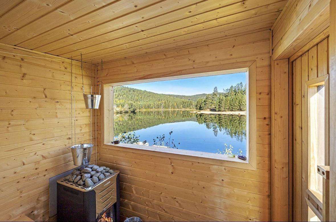 Kleiner Bauernhof am Nidelva mit Sauna und Badestam in Åmli