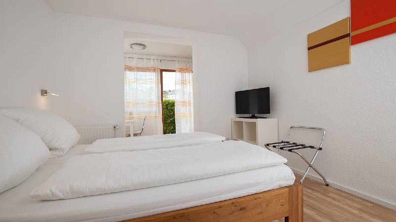 Doppelzimmer für 2 Personen in Uhldingen-Mühlhofen in Uhldingen-Mühlhofen, Region Bodensee-Oberschwaben