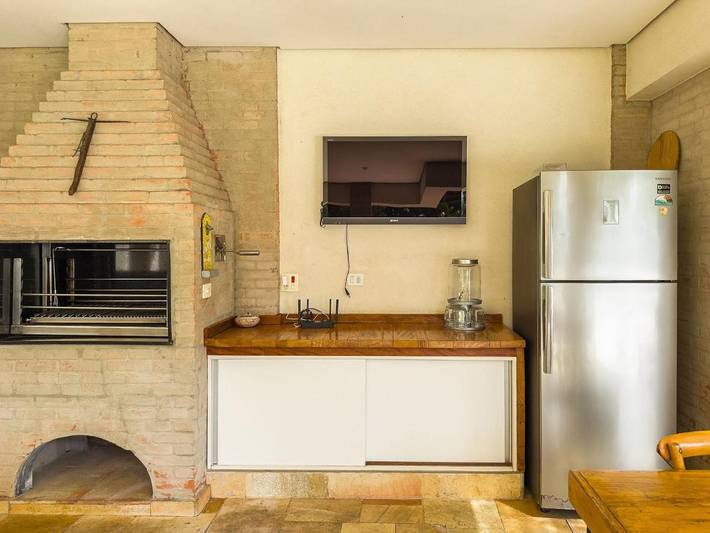 Casas e apartamentos de temporada para 10 pessoas, com piscina e sauna e ainda jardim and jacuzzi, com animais de estimação em Carapicuíba