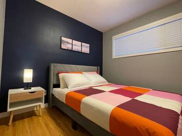 Vacation Rental for 7 Guests in Edmonton, Alberta, Picture 1