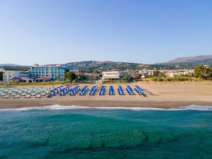 Hôtel pour 2 personnes, avec piscine et jardin ainsi que bassin pour enfant et vue