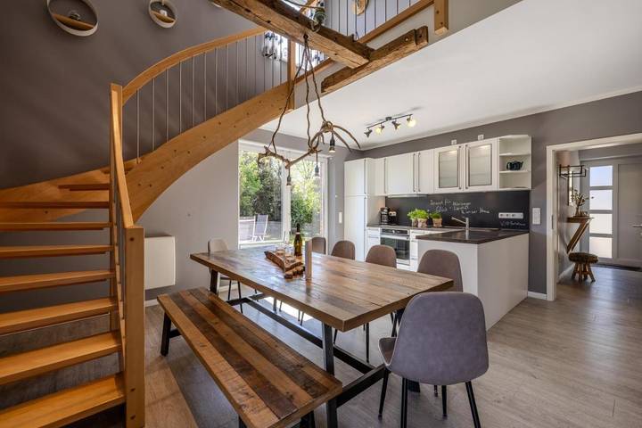 Ferienhaus für 8 Personen, mit Ausblick und Sauna sowie Garten und Pool, mit Haustier in der Lüneburger Heide