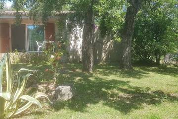 Gîte pour 2 personnes, avec jardin et terrasse dans Pinarellu