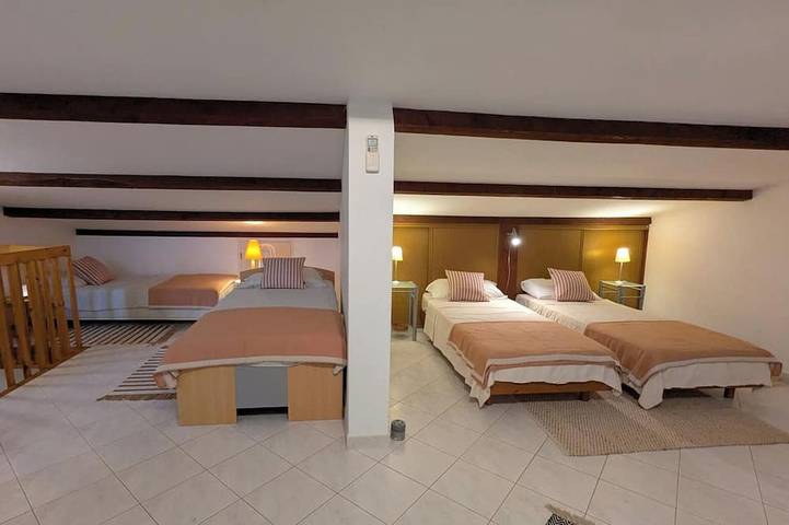 Location de vacances pour 10 personnes, avec balcon ainsi que jardin et piscine, animaux acceptés à Montouliers - 3