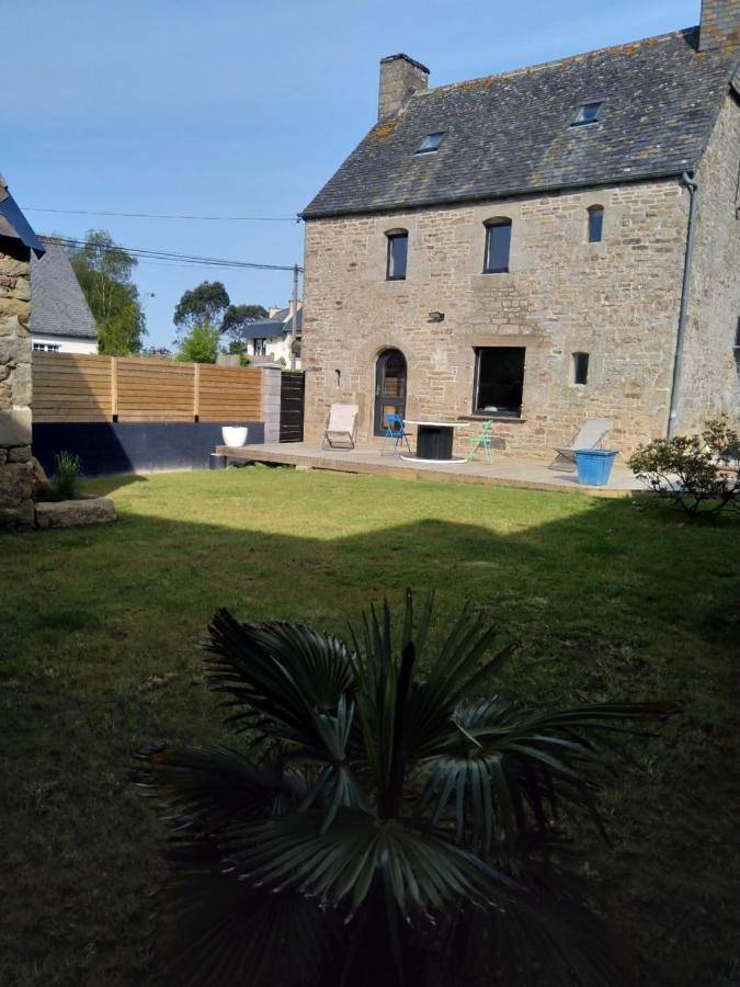 Location de vacances pour 6 personnes, avec jardin à Ploumilliau - 4