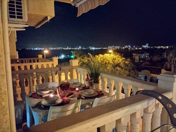 Gîte pour 6 personnes, avec Vue sur l’océan et Balcon/Terrasse ainsi que Jardin et Vue à Carthagène - 2