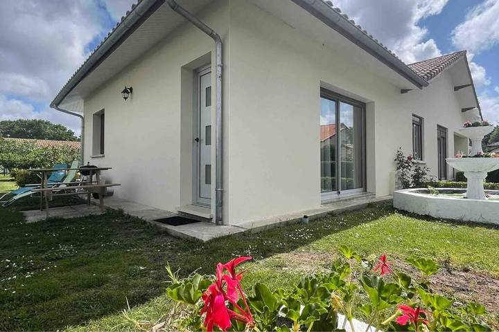 Gîte pour 4 personnes, avec terrasse à Lévignacq