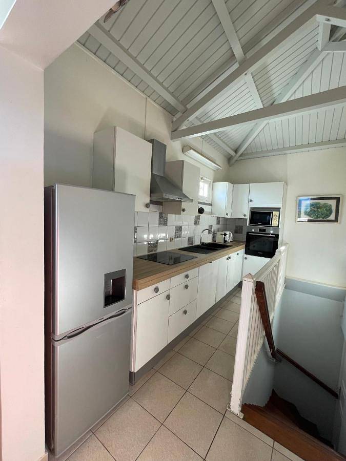 Gîte pour 4 personnes, avec vue et terrasse ainsi que piscine et jardin dans Plage de l’Anse Vinaigri - 2