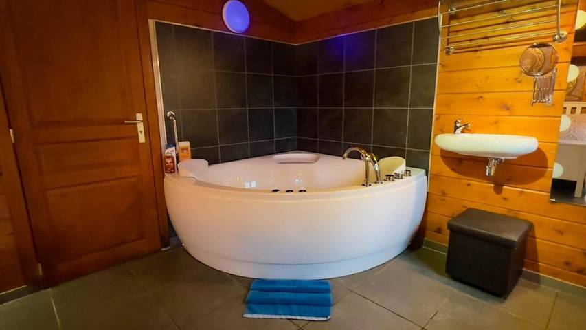 Gîte pour 4 personnes, avec jacuzzi et jardin, adapté aux familles à Havelange - 4