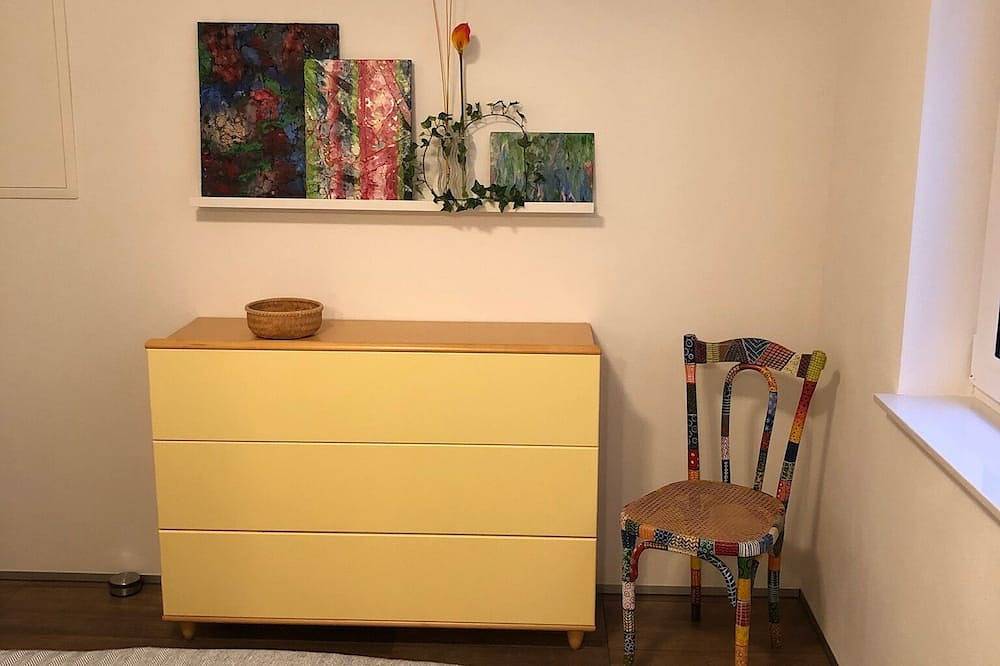 Ganze Wohnung, Ferienwohnung mit Fernblick und Sonnenuntergang von der eigenen Terrasse. in Reinhardshausen, Bad Wildungen
