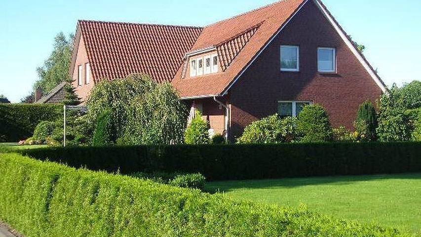 Ferienwohnung für 4 Personen, mit Garten und Terrasse in Großefehn