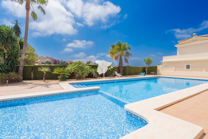 Apartamento para 5 personas, con Balcón y Terraza además de Jardín y Piscina en Gran Sol