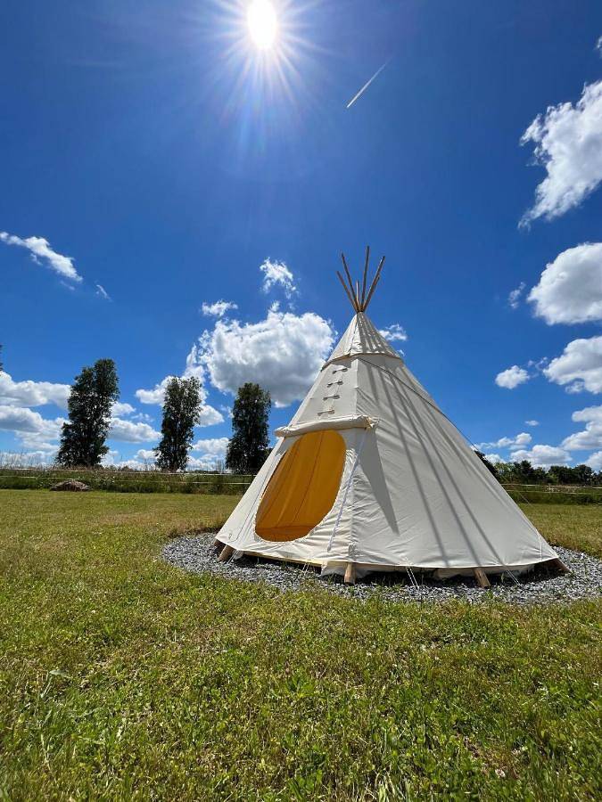 Gîte pour 2 personnes, avec jardin ainsi que vue et vue sur le lac dans Lac de Lavaud - 3