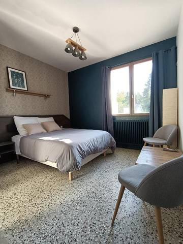 Gîte pour 2 personnes, avec jardin et vue à Monlet