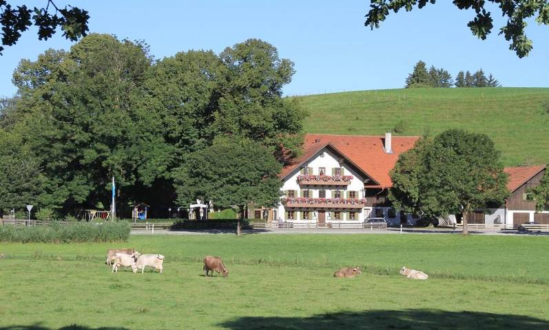 Hotel für 3 Personen, mit Terrasse und Garten sowie Ausblick in Peiting
