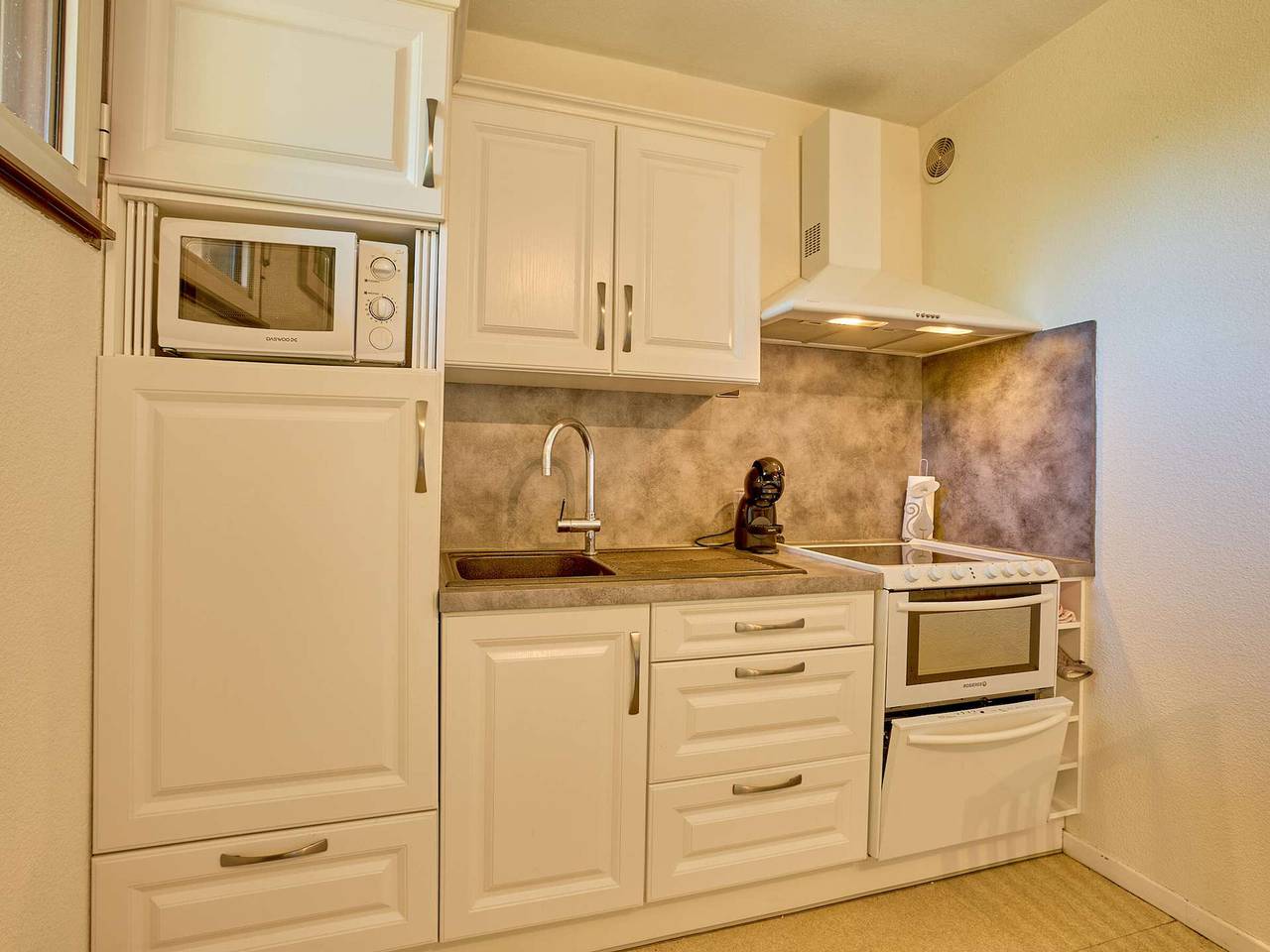 Appartement entier, Charmant T2 avec Balcon et Parking à Barbotan in Cazaubon, Gers