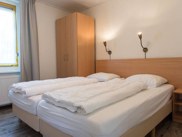 Bungalow für 6 Personen, mit Garten und Terrasse sowie Pool, kinderfreundlich auf Ameland - 2