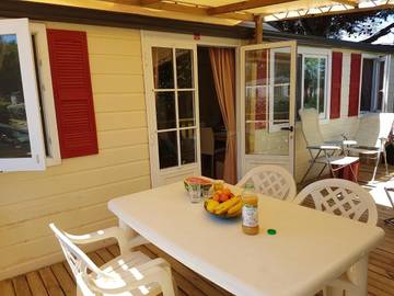 Camping pour 6 personnes, avec terrasse et piscine à Port-la-Nouvelle