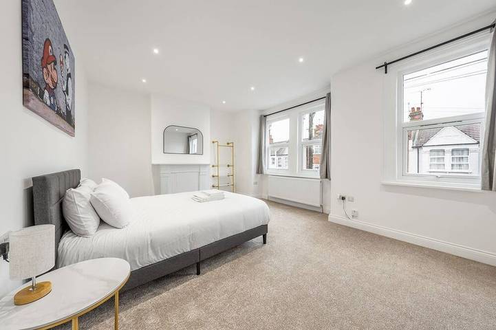 New Cricklewood Modern Home in Brent, Londra